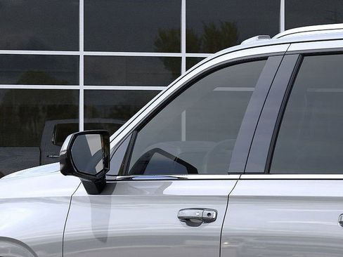 New 2026 Chevrolet Suburban Premier AWD/4WD image 12