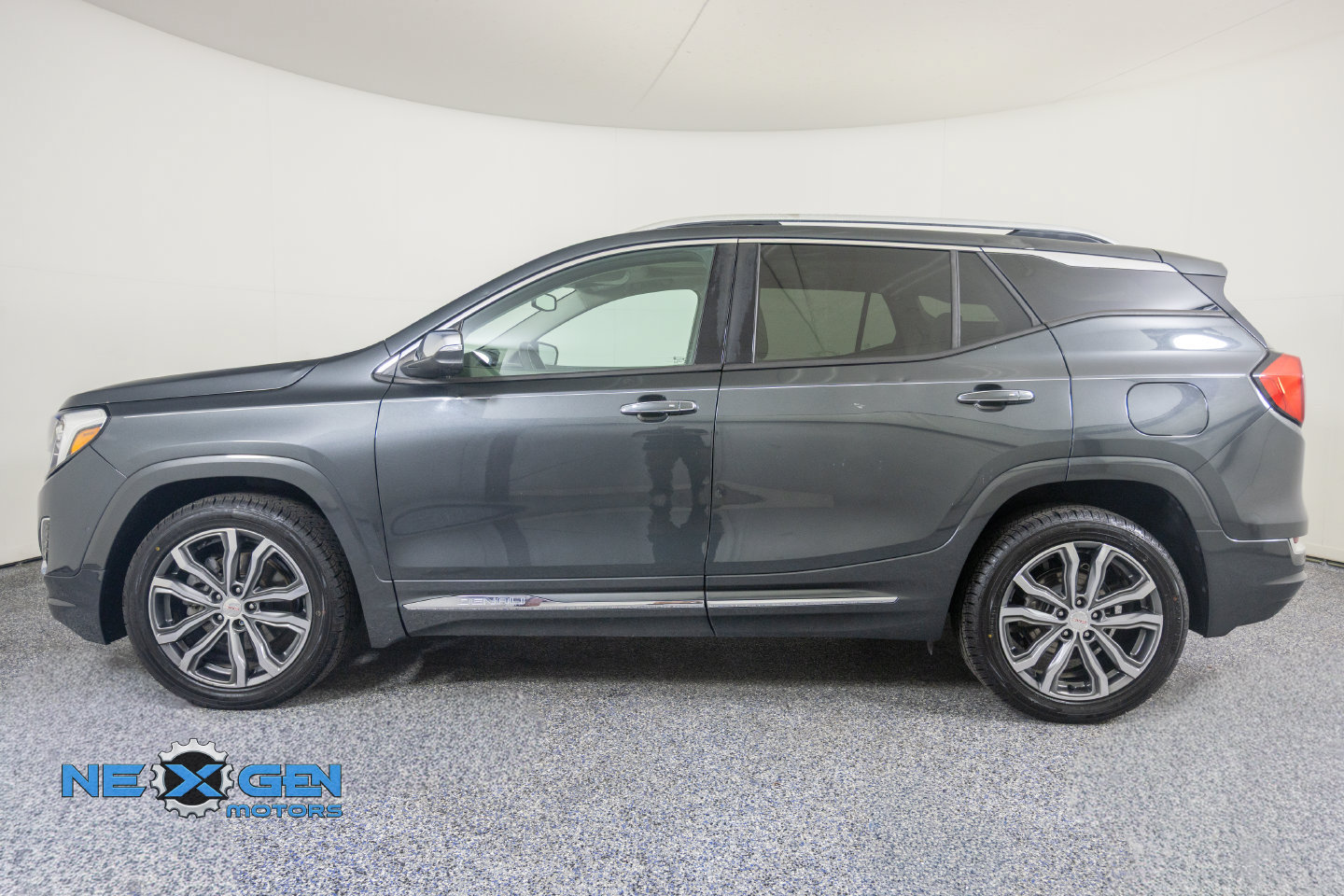 Used 2018 GMC Terrain Denali w/ Advanced Safety Package FWD image 27
