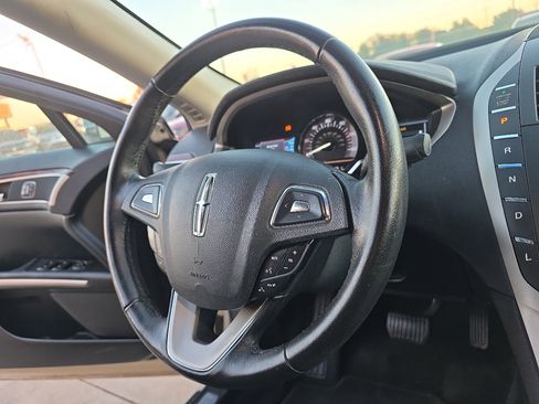 Used 2016 Lincoln MKZ Hybrid image 14
