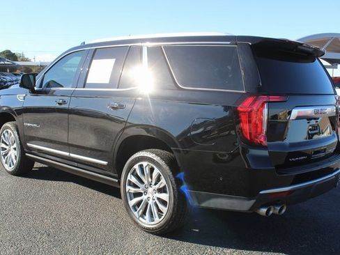 Used 2023 GMC Yukon Denali w/ Denali Reserve Package image 9