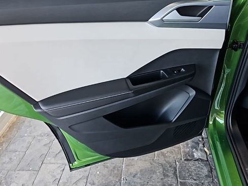 New 2026 Volkswagen Taos SE AWD/4WD image 20