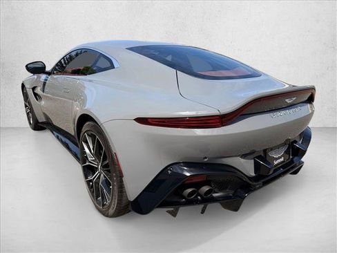 Used 2023 Aston Martin V8 Vantage Coupe RWD image 3