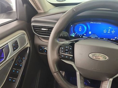 Used 2023 Ford Explorer Platinum w/ Premium Technology Package image 24