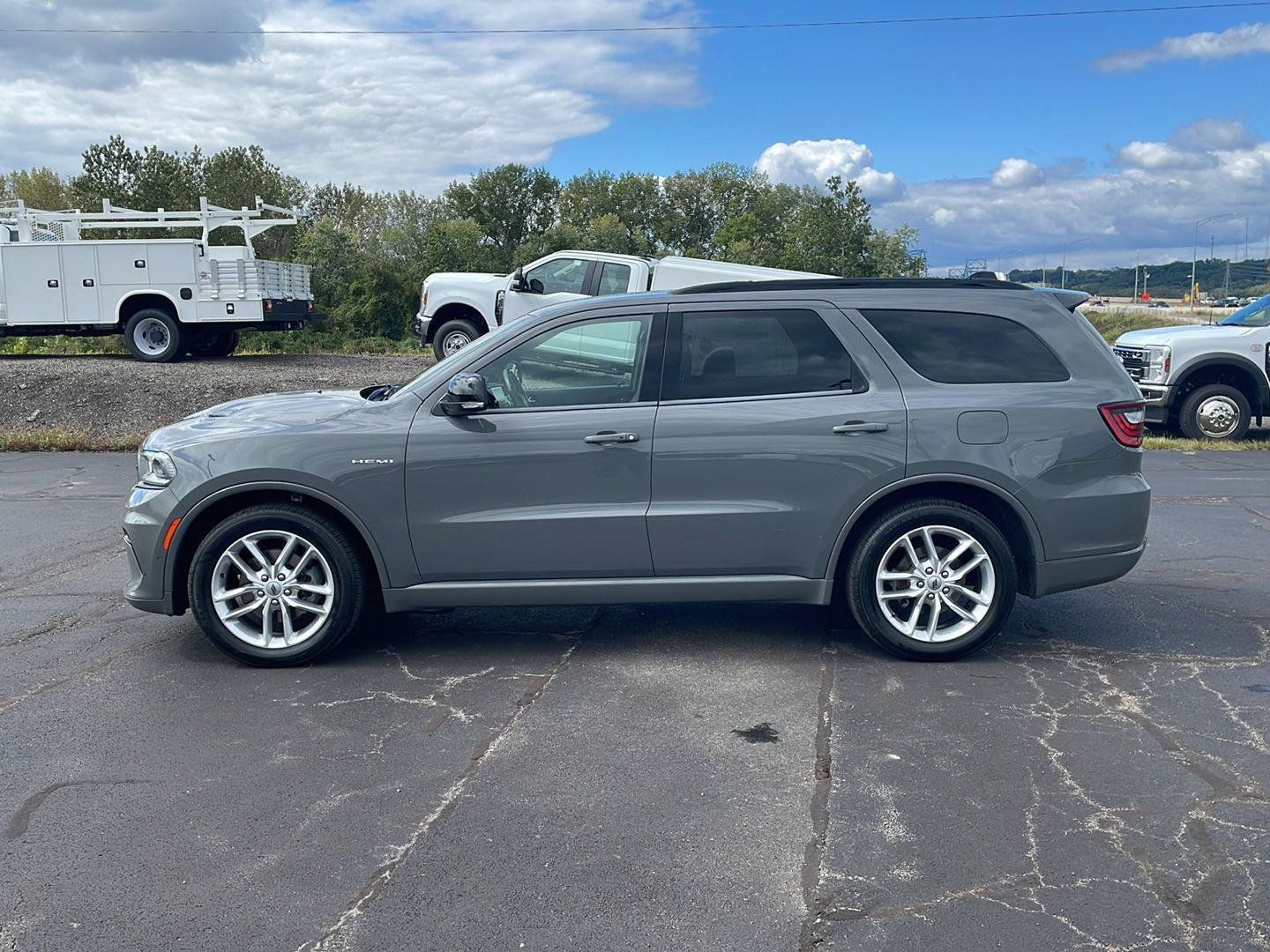 Used 2023 Dodge Durango R/T AWD/4WD image 2