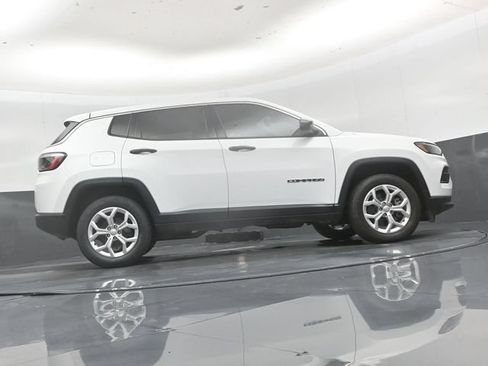 Used 2025 Jeep Compass Sport AWD/4WD image 39