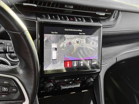 Used 2021 Jeep Grand Cherokee L Limited w/ Luxury Tech Group II image 14