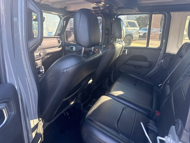 Used 2022 Jeep Wrangler Unlimited Sahara AWD/4WD image 15