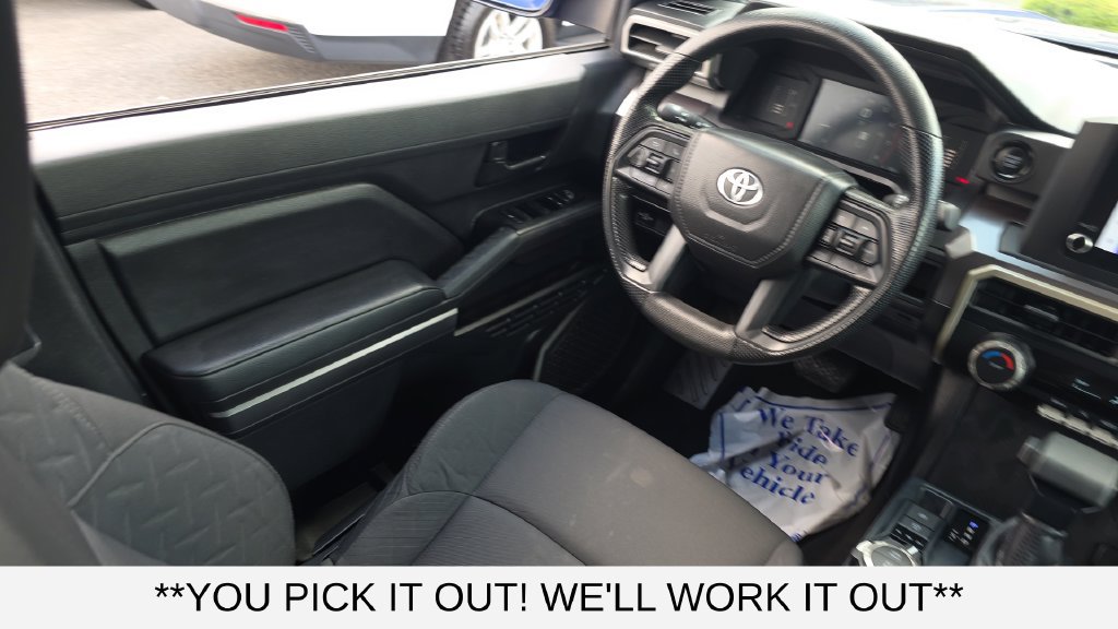 Used 2025 Toyota Tacoma SR5 AWD/4WD image 25