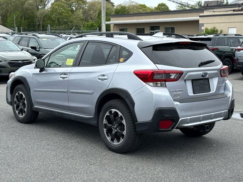 Certified 2022 Subaru Crosstrek 2.0i Premium w/ Moonroof Package AWD/4WD image 3