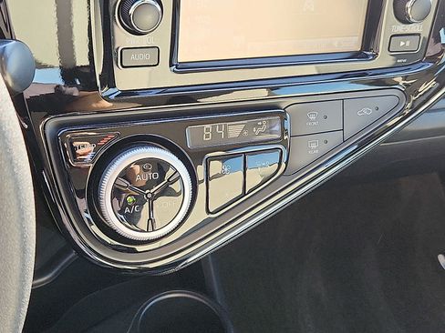 Used 2018 Toyota Prius C One w/ Carpet Mat Package image 15