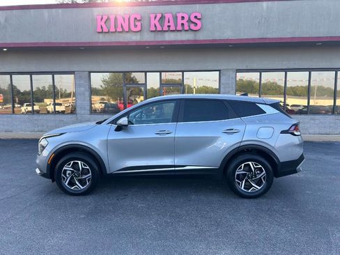 Used 2023 Kia Sportage LX image 2