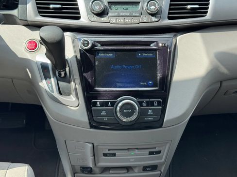 Used 2014 Honda Odyssey EX-L image 17