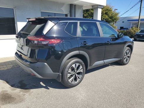 Used 2023 Nissan Rogue SV image 8