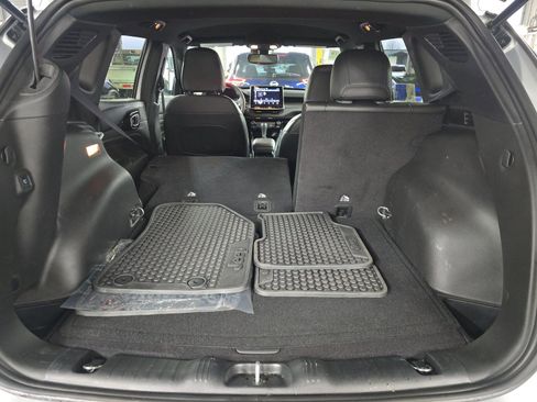 Used 2025 Jeep Compass Latitude w/ Convenience Group image 16