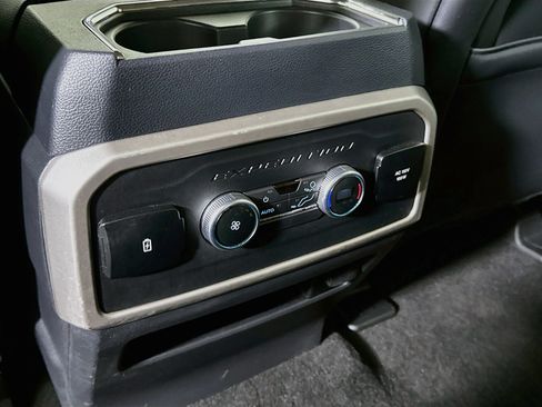 Used 2022 Ford Expedition XLT RWD image 28