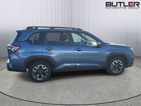 Used 2025 Subaru Forester Premium AWD/4WD image 7