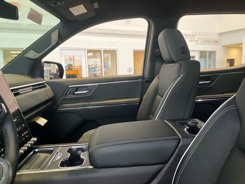 New 2026 GMC Sierra EV Elevation image 10