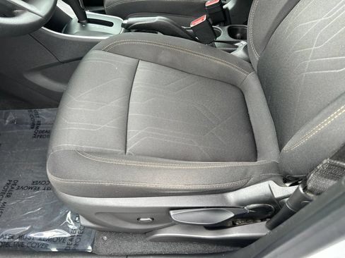 Used 2020 Chevrolet Trax LT FWD image 17