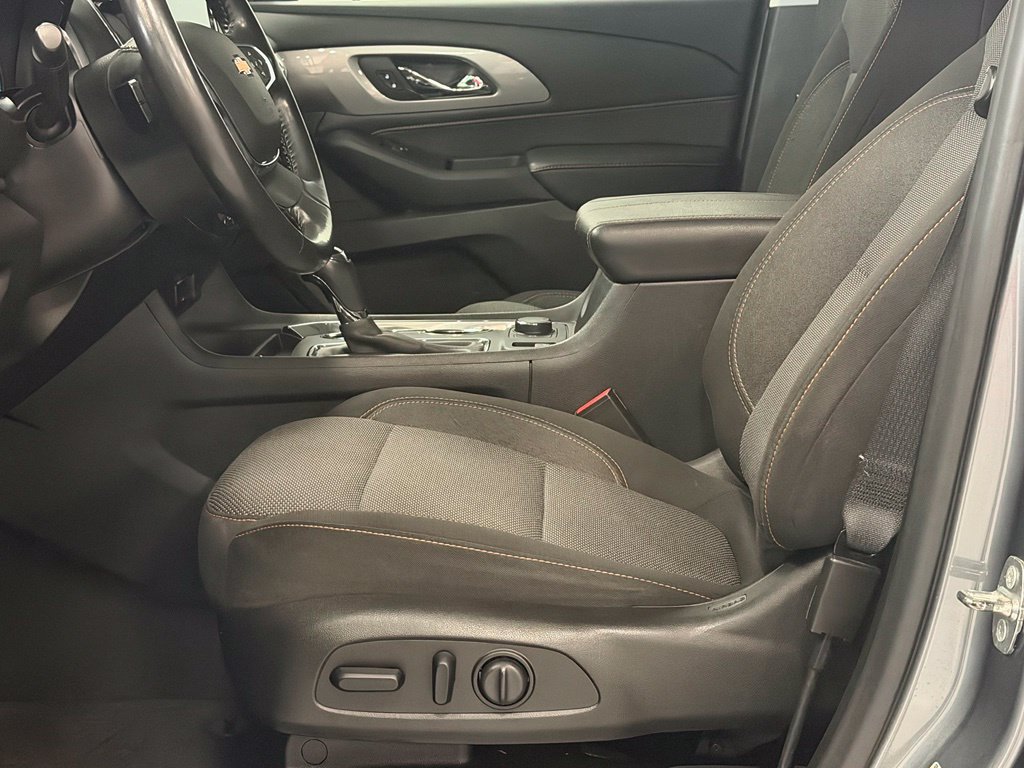Used 2018 Chevrolet Traverse LT AWD/4WD image 12