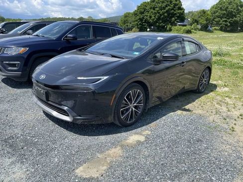 Used 2023 Toyota Prius XLE AWD/4WD image 2