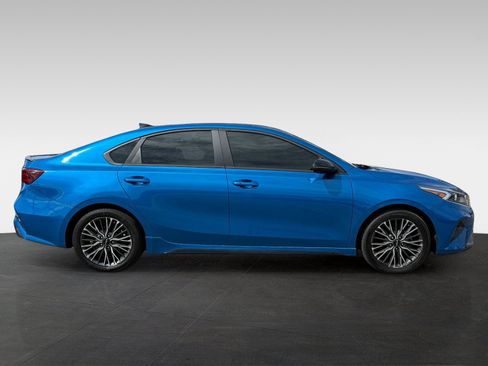 Used 2023 Kia Forte GT-Line w/ GT-Line Premium Package FWD image 4