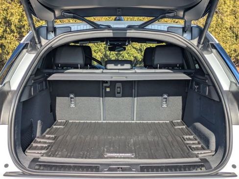 New 2026 Land Rover Range Rover Velar Dynamic SE image 16