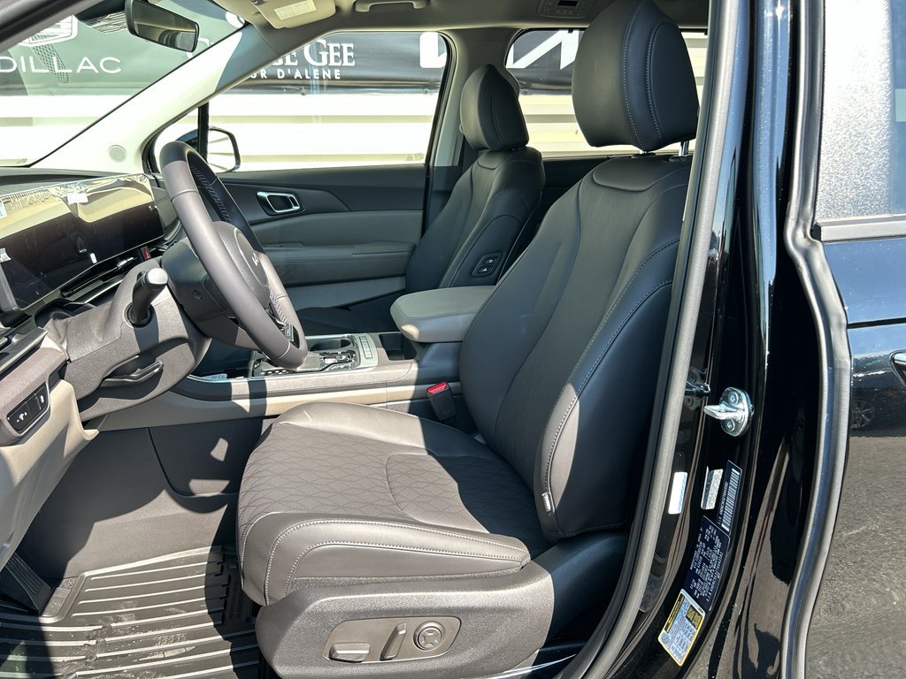 New 2026 Kia Carnival EX FWD image 10