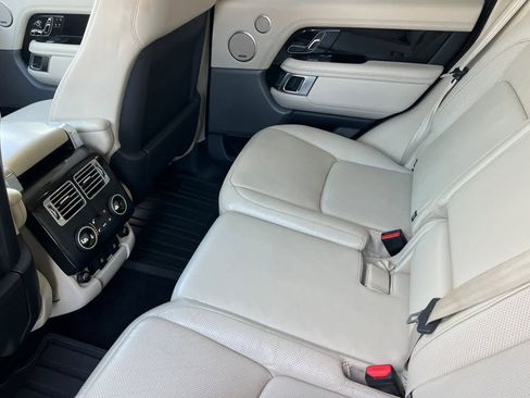 Used 2019 Land Rover Range Rover HSE image 5