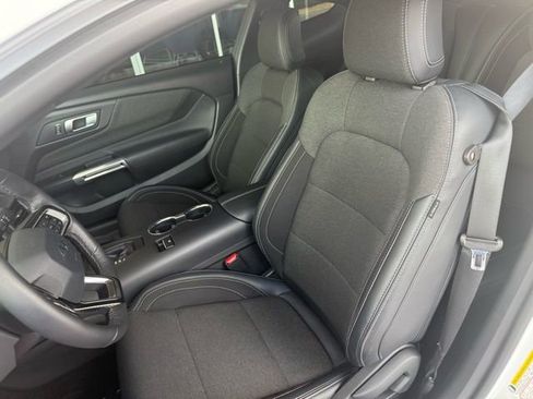 Used 2024 Ford Mustang Coupe image 9