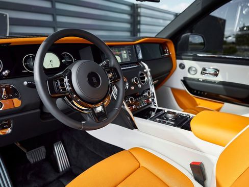 Used 2026 Rolls-Royce Cullinan AWD/4WD image 2