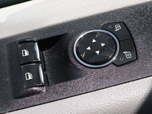 Used 2017 Ford F550 2WD Regular Cab Super Duty image 19