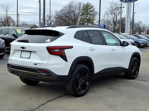 Used 2025 Chevrolet Trax ACTIV w/ Driver Confidence Package image 3