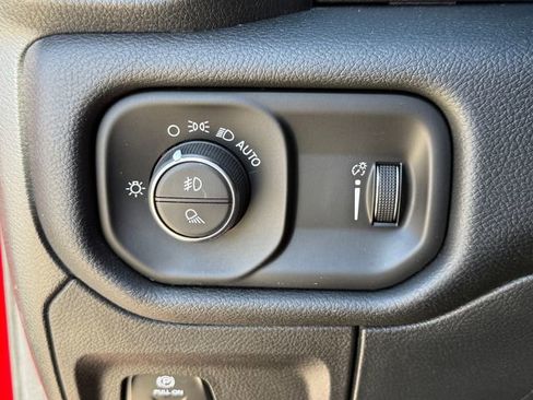 Used 2022 RAM 1500 Rebel image 21