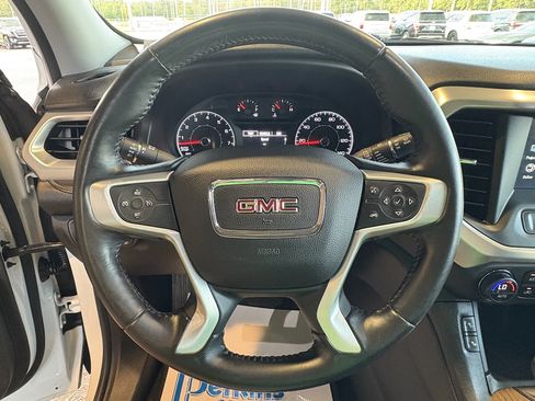 Used 2018 GMC Acadia SLE image 11
