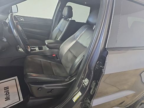 Used 2021 Jeep Grand Cherokee Laredo X image 17