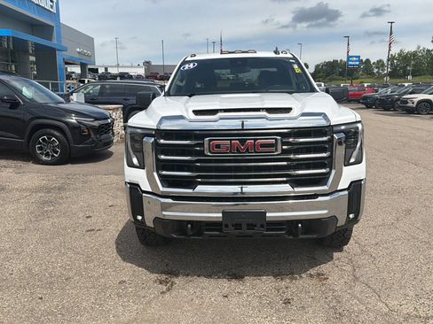 Used 2024 GMC Sierra 2500 SLE w/ SLE Convenience Package AWD/4WD image 2