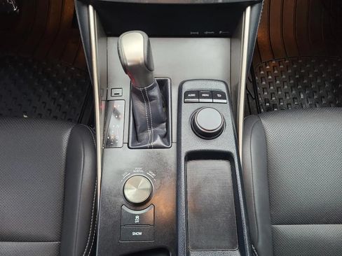 Used 2016 Lexus IS 200t RWD image 16