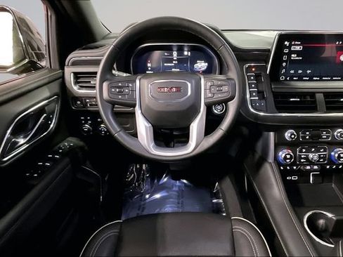 Used 2023 GMC Yukon SLT AWD/4WD image 5