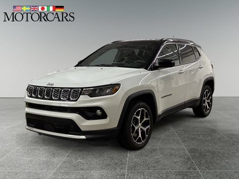 Used 2024 Jeep Compass Limited AWD/4WD image 7