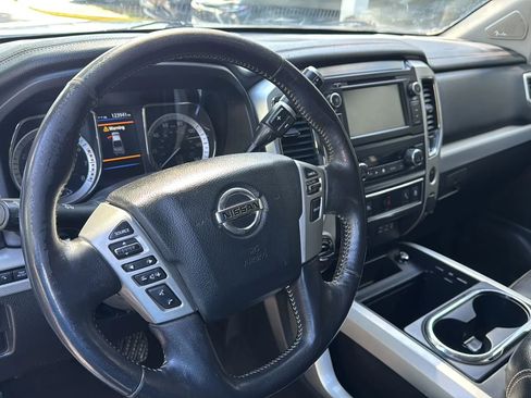 Used 2019 Nissan Titan PRO-4X w/ Pro-4x Convenience Package image 14