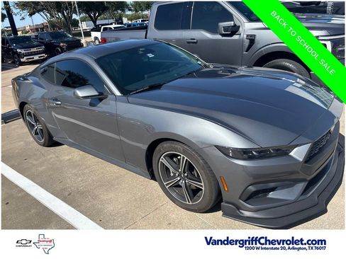 Used 2025 Ford Mustang Coupe RWD image 2