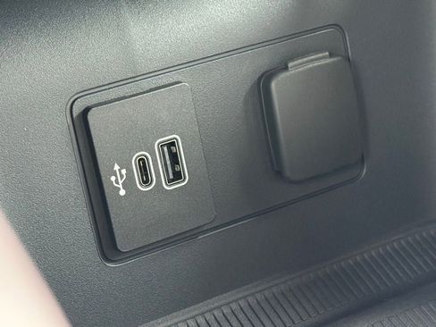 New 2026 Ford Explorer Platinum image 33