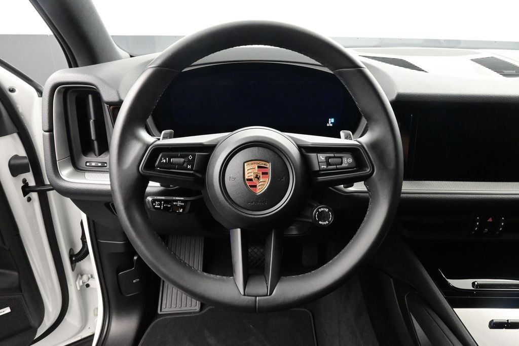 Certified 2025 Porsche Cayenne AWD/4WD image 7
