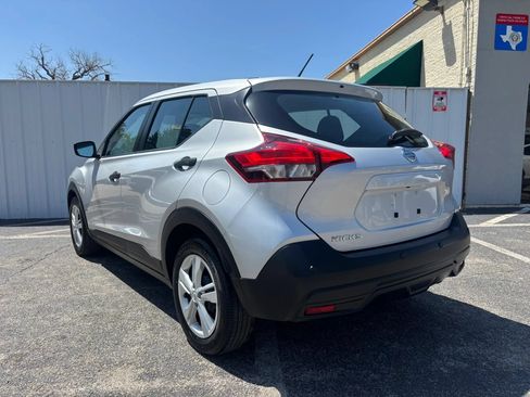 Used 2020 Nissan Kicks S FWD image 3