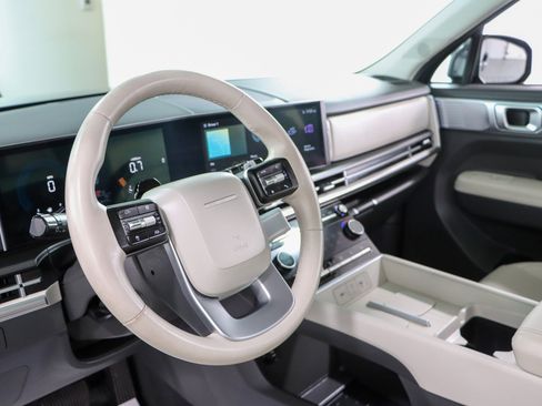 Used 2025 Hyundai Santa Fe SEL FWD image 22