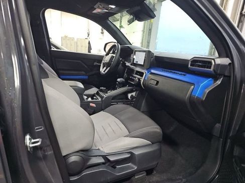 Used 2025 Toyota Tacoma TRD Off-Road image 9