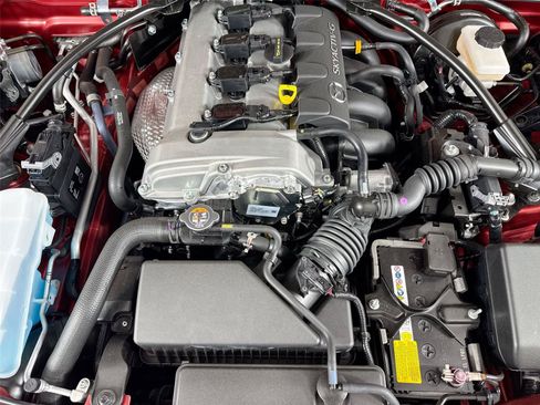 New 2026 MAZDA MX-5 Miata Club w/ Interior Package RWD image 11