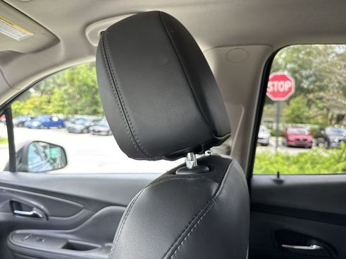 Used 2021 Buick Encore Preferred w/ Safety Package II FWD image 16