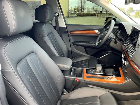 Used 2022 Audi Q5 2.0T Premium w/ Convenience Package AWD/4WD image 10