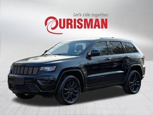 Used 2018 Jeep Grand Cherokee Altitude image 2